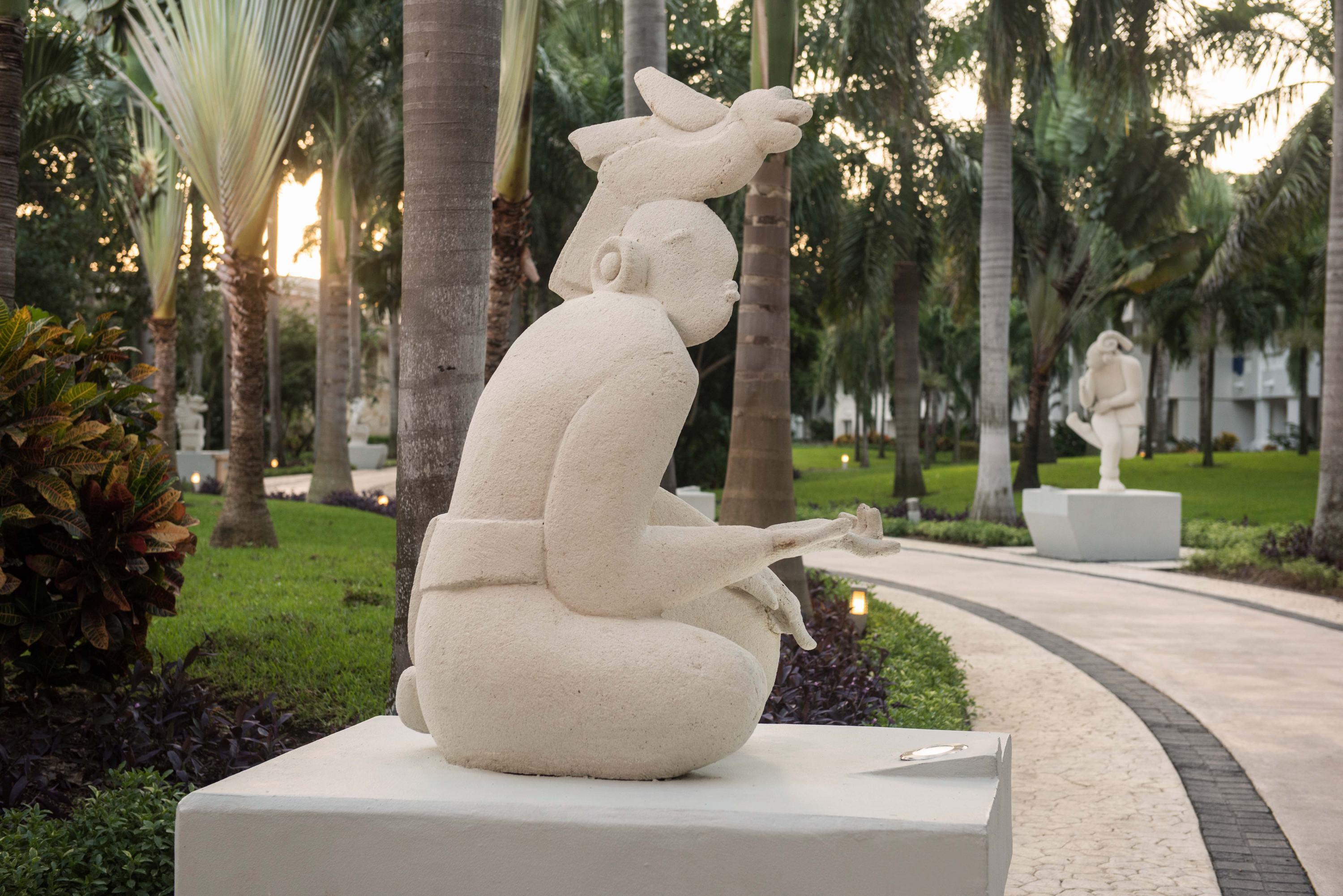 Grand Riviera Princess Playa del Carmen Dış mekan fotoğraf Sculpture at the Boca Raton Resort