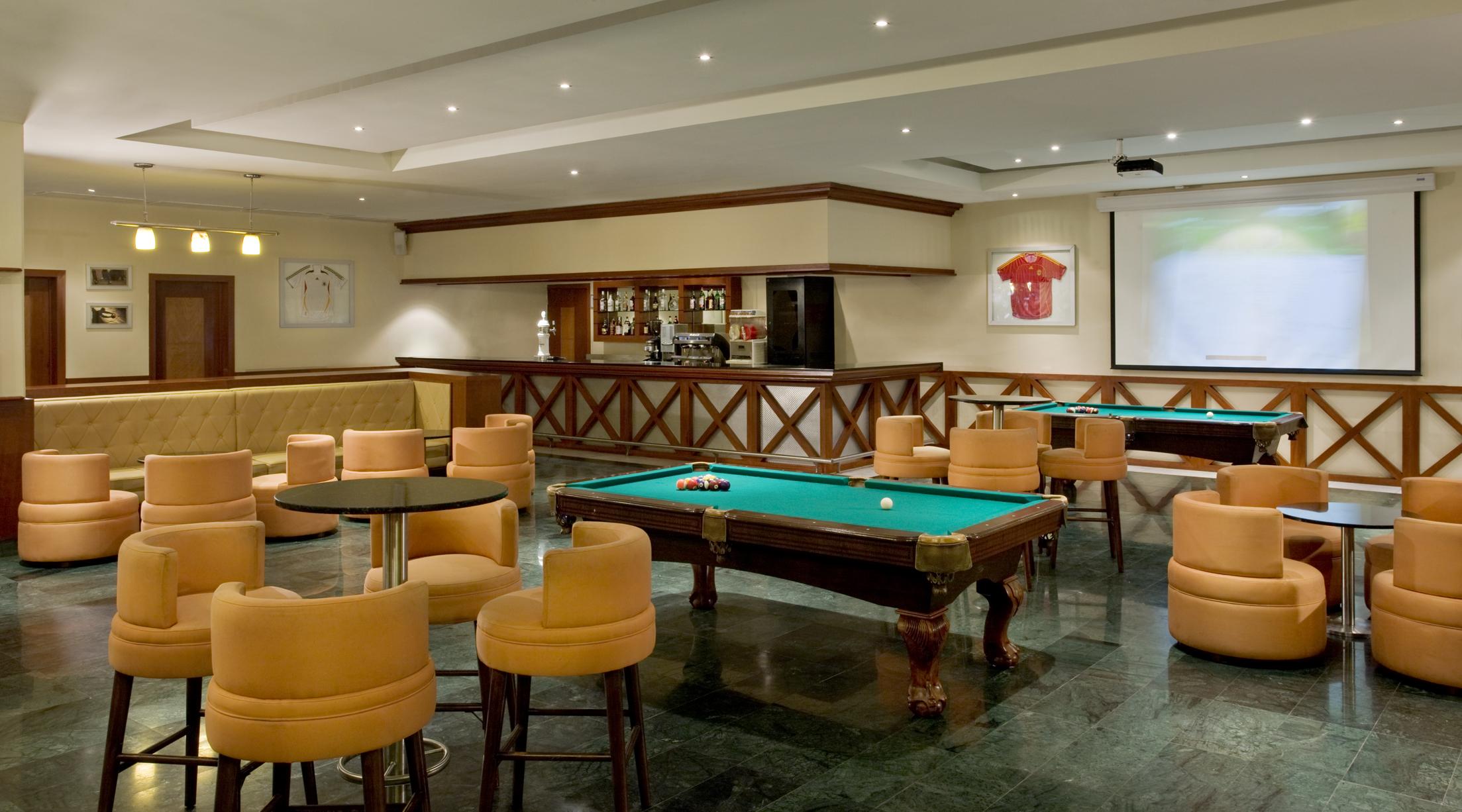Grand Riviera Princess Playa del Carmen Dış mekan fotoğraf The Sports Bar